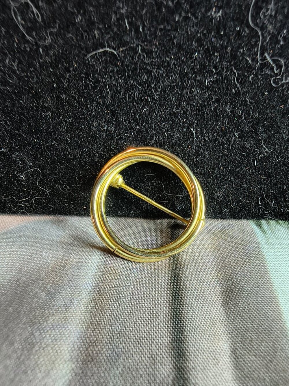 Gold Tone Circle Brooch